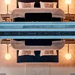 Yria Island Boutique & فندق Parasporos