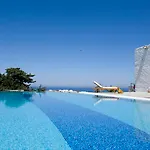Yria Island Boutique & فندق