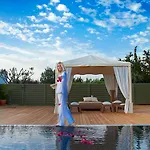 فندق Yria Island Boutique & Parasporos