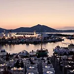 Yria Island Boutique & فندق