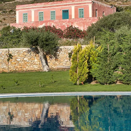 Hotel Yria Island Boutique &