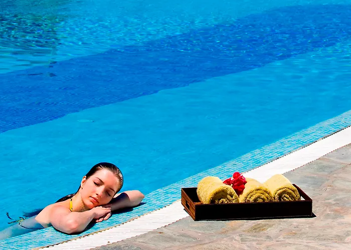 Yria Island Boutique & Отель 5*