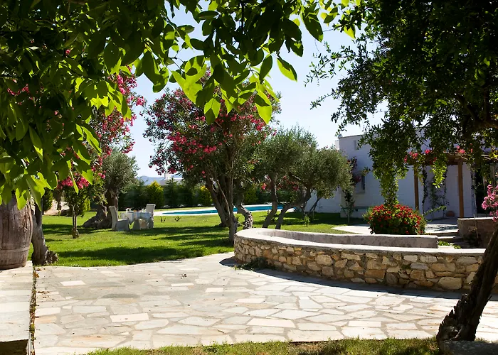 Yria Island Boutique & Отель Параспорос