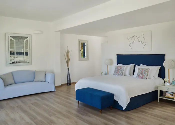 Yria Island Boutique & Отель