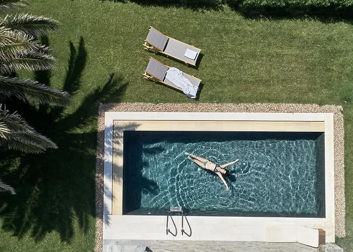 Yria Island Boutique & 5* Параспорос