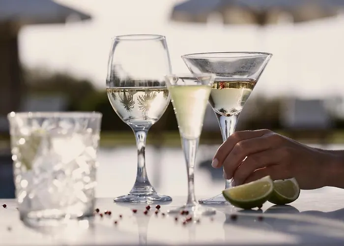 Отель Yria Island Boutique & 5*