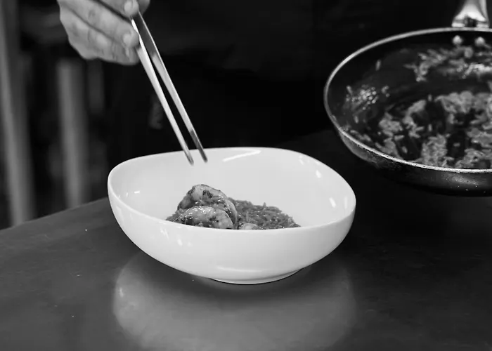 Отель Yria Island Boutique & Параспорос