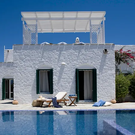 Hotel Yria Island Boutique & Parasporos