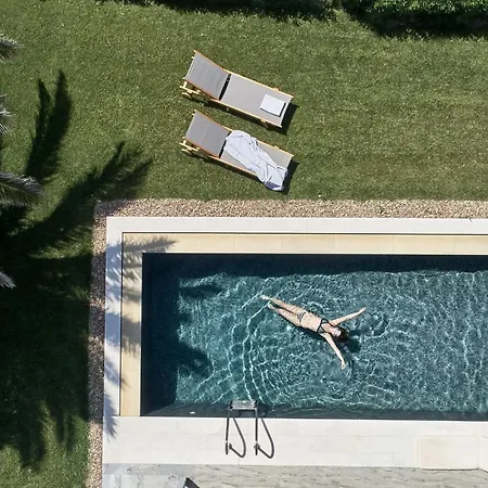 Yria Island Boutique & 5* Parasporos