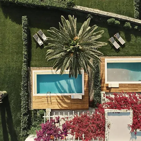 Yria Island Boutique & 5*