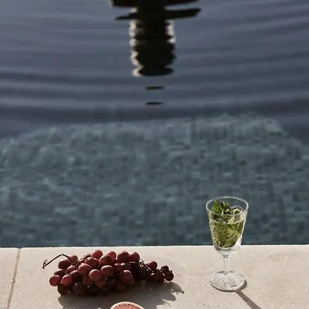 Yria Island Boutique & 5*