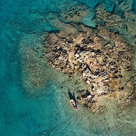 Yria Island Boutique & Parasporos