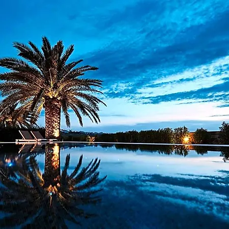 Yria Island Boutique & Hotel