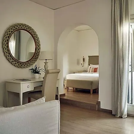 Yria Island Boutique & Hotel 5*