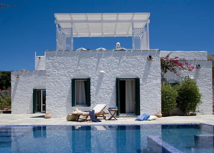 Hotel Yria Island Boutique & Parasporos