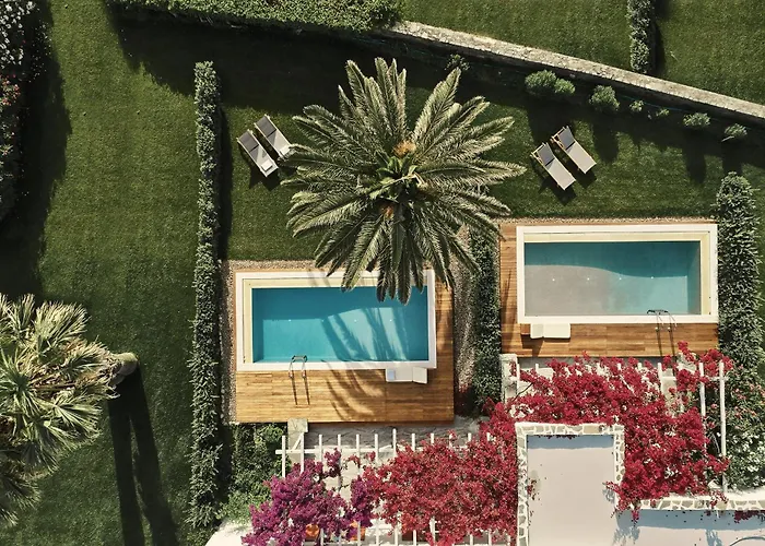 Yria Island Boutique & 5*