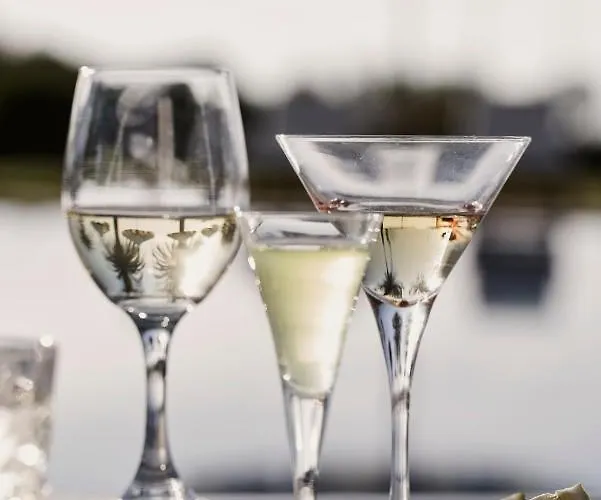 Yria Island Boutique & Parasporos